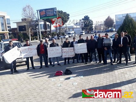 Marneulidə polis binasının qarşısında etiraz aksiyası keçirilib